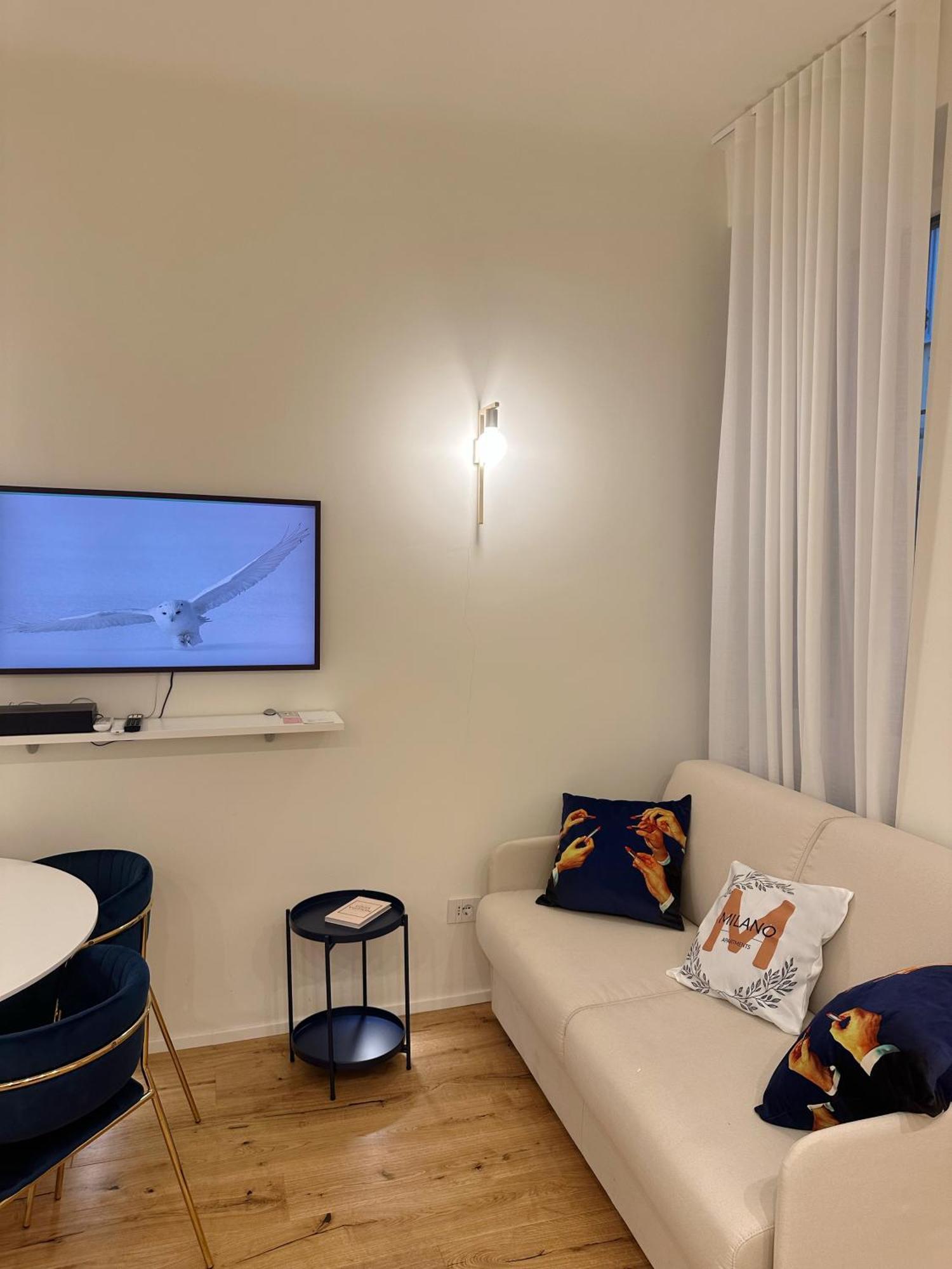 Private Apartment With Wi-Fi Milano City Near Duomo Atena ภายนอก รูปภาพ